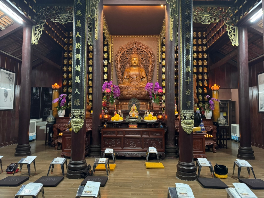 Trang nghiêm khai Kinh đầu xuân