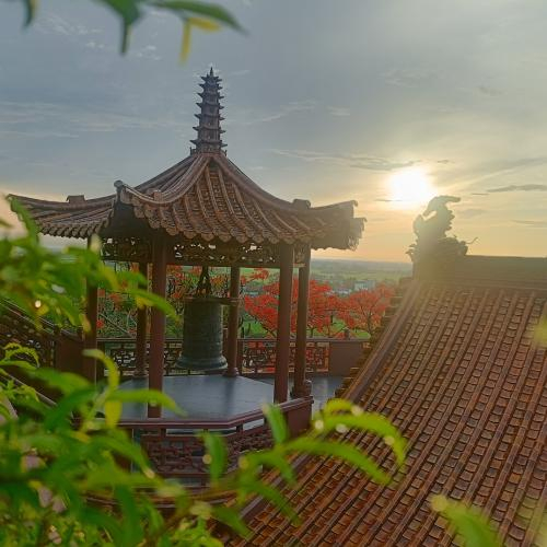 Sắc Xuân Chốn Cửa Thiền
